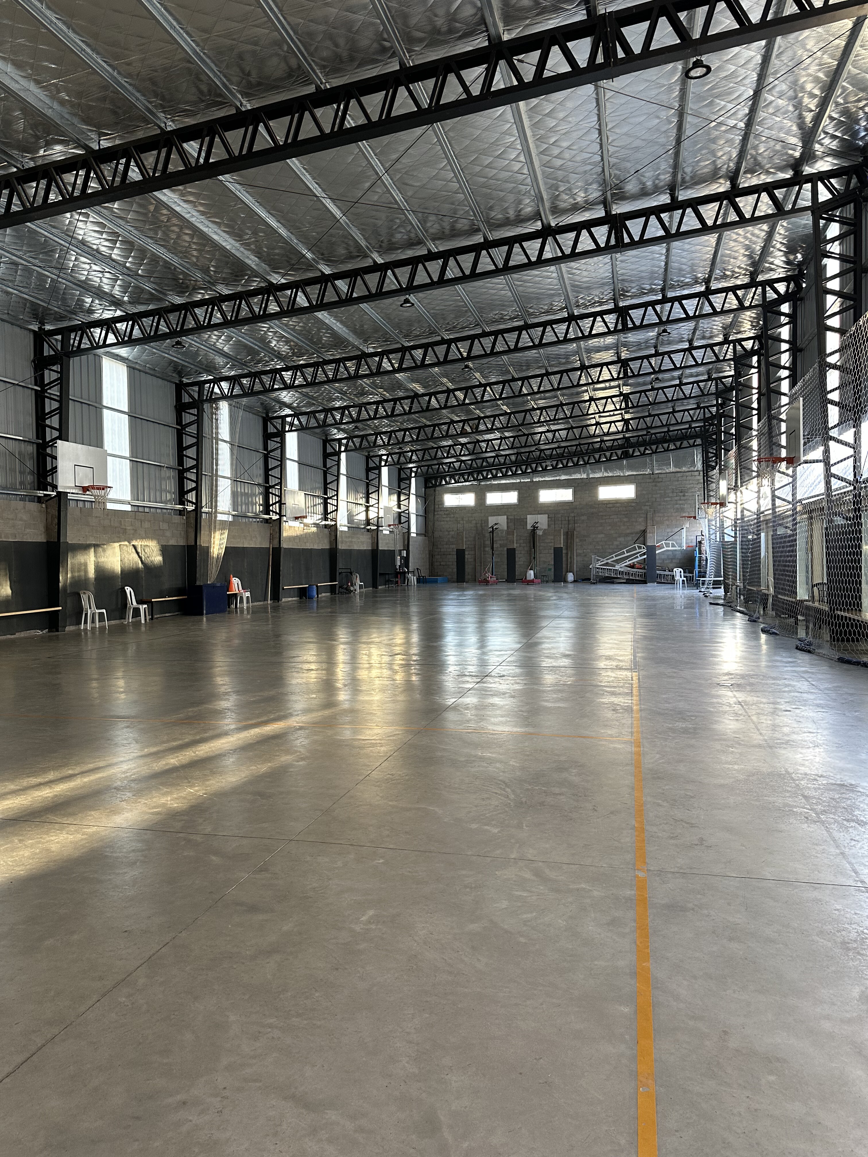 Club 3 de Febrero — Piso industrial